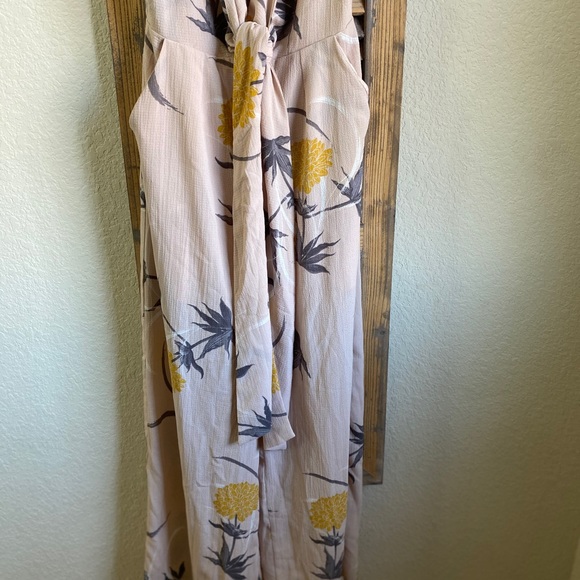 White Closet jumpsuit - Picture 3 of 6